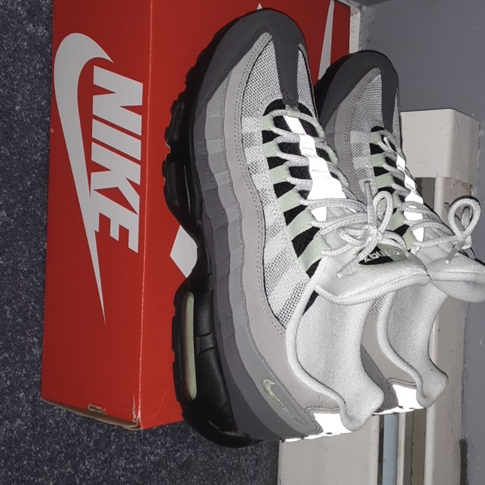 Airmax 95 size 10.5
